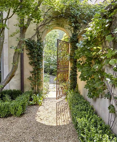 French Courtyard, Courtyard Gardens Design, Courtyard Design, French Country Garden, Cottage Garden Design, Gravel Garden, Landscape Designer, Pea Gravel, Garden Planner