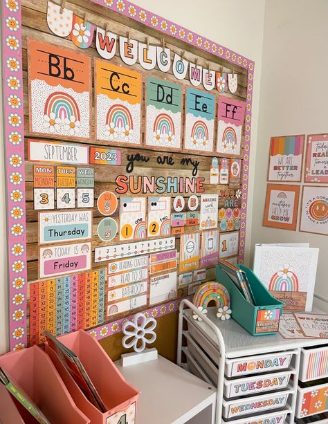 This complete classroom decor bundle has everything you need to create the classroom of your dreams! Created by a teacher, these products not only have aesthetics in mind but more importantly, education and functionality. These simple modern designs in a light-toned color scheme will give your space and your students the perfect environment for learning and happiness. Prek Classroom Setup Ideas, Retro Rainbow Classroom, Classroom Color Scheme, Homeschool Goals, Homeschool Room Design, Teaching Classroom Decor, Elementary Classroom Themes, Rainbow Classroom Decor, Teachers Room