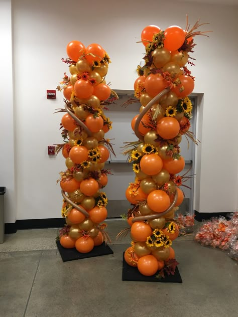 Thanksgiving Ballons Decorations, Autumn Balloon Decorations, Thanksgiving Balloon Columns, Fall Homecoming Decorations, Fall Ballons Decoration, Fall Balloons Decorations, Fall Balloon Arch Ideas, Fall Balloon Columns, Thanksgiving Decorations Balloons