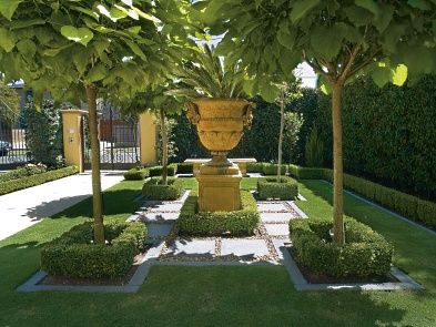 Formal Garden Planting, Large Estate Landscaping, Hedging Plants Australia, Hedges Australia, Formal Front Garden, Landscape Driveway, Gravel Courtyard, Small Formal Gardens Boxwood Hedge, Landscape Design Melbourne