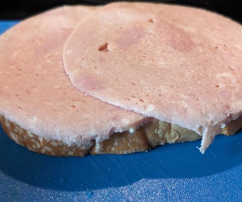 Make Your Own Lunch Meat, Homemade Luncheon Meat Recipe, Deli Ham Recipes, Homemade Deli Meat, Homemade Lunch Meat, Luncheon Meat Recipe, Deli Meat Recipes, How To Make Ham, Curing Salt