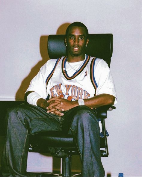 Puff Daddy 90s, Early 2000s Music, Rappers Aesthetic, History Of Hip Hop, 2000s Music, Hip Hop Classics, Rap Aesthetic, Black Streetwear, 80s Style