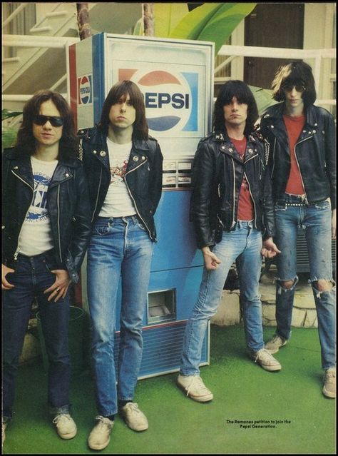 The Ramones with a Pepsi Machine Ramones Outfit, Tommy Ramone, The Ramones, 70s Punk, Joey Ramone, Iggy Pop, Rock And Roll Bands, Punk Rock Bands, Rock N Roll Music