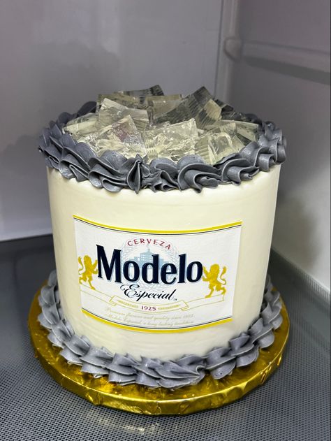 #modelocake #modelo #dripcake Modelo Cake, Modelo Beer Cake Ideas, Modelo Cake Beer, Holiday Fun, Cake