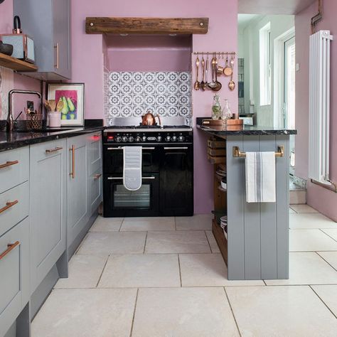 kitchen-makeover-with-pink-walls-grey-units-and-vintage-furniture-6 Peninsula Kitchen Ideas, Pink And Grey Kitchen, Kitchen Appliances Layout, Peninsula Kitchen, Kitchen Appliance Storage, Life Kitchen, Kitchen Splashback, Pink Kitchen, Kitchen Units