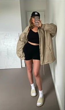 2 piece shorts set w yeezy slides Yeezy Slides With Socks, Beige Yeezy Slides Outfit, Outfit With Yeezy Slides, Slides With Socks Outfit, Yeezy Slides Outfit Women, Yeezy Slide Outfit, Slides Outfit Casual, Sporty Shorts Outfit, Styling Basics