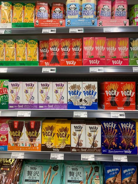 Chocolate Strawberry Aesthetic, Pocky Heart, Pocky Aesthetic, Aesthetic Supermarket, Snack Chocolate, Pocky Sticks, Strawberry Aesthetic, Hello Panda, Snacks List