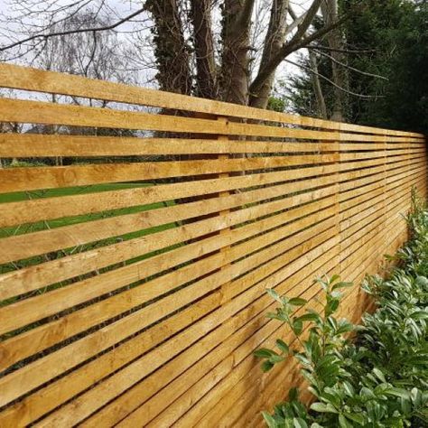 Back Garden Landscaping, Slat Fence, Slatted Fence, Horizontal Slat Fence, Fences Ideas, Slatted Fence Panels, Diy Backyard Fence, Fencing Options, Wood Fence Design