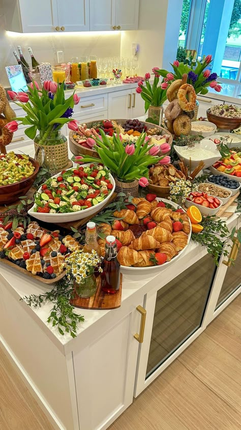 Alex Kamper | Kamper’s Kitchen | Babies & brunch 💕🧇 #kamperskitchen #babyshower #baby #brunch | Instagram Breakfast Brunch Party, Bday Brunch, Baby Brunch, Brunch Spread, Party Food Buffet, Catering Ideas Food, Food Buffet, Brunch Buffet, Charcuterie Inspiration