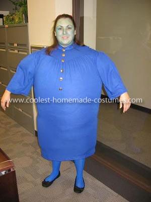 Check out my semi-homemade Violet Beauregarde costume, which was recently published on coolest-homemade-costumes.com! Violet Beauregarde Costume, Willy Wonka Halloween, Oompa Loompa Costume, Basketball Costume, Violet Beauregarde, Willy Wonka Costume, Willie Wonka, Fruit Costumes, Willy Wonka Party