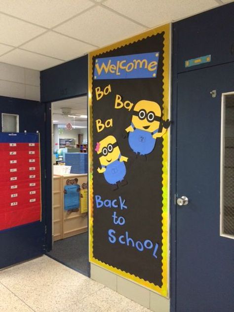 Minion Classroom Door, Minion Classroom Theme, Minion School, Minion Classroom, Preschool Door, Preschool Boards, Minion Theme, Class Door, School Door Decorations