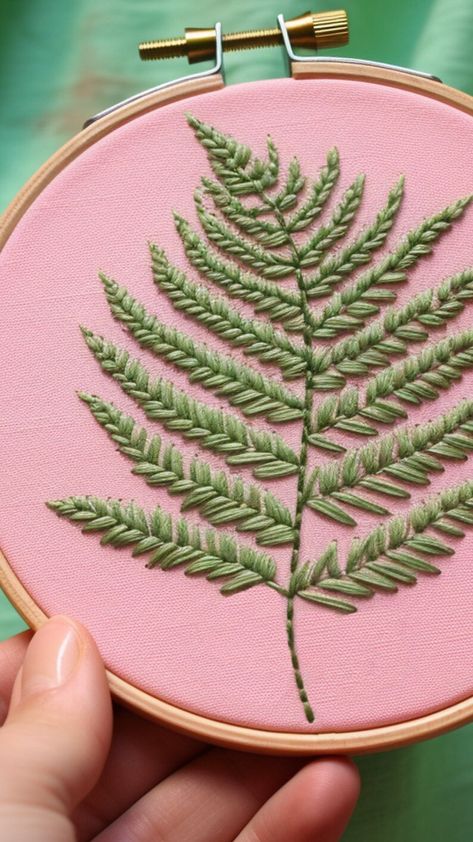 Embroidery Fern Leaves, Green Leaf Embroidery, Embroidery Fern Stitch, Fern Embroidery Tutorial, Fern Embroidery Stitch, Fern Stitch Embroidery Designs, Plant Embroidery Designs, Abstract Embroidery Designs Inspiration, Fern Embroidery Pattern