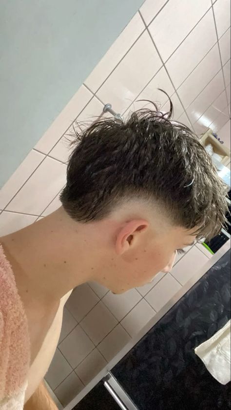 Mod Fade Haircut Men, Buzz Cut Mullet, Mod Mullet, Mullet Hairstyle Mens, Mullet Mohawk, Burst Fade Mullet, Mens Straight Hair, Mohawk Fade, Burst Fade Mohawk