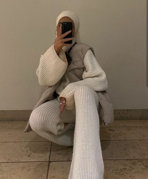 White Clean Girl Aesthetic, Estilo Hijab, Hijabi Fits, Stile Hijab, Street Hijab Fashion, Muslim Outfits Casual, Clean Girl Aesthetic, Hijabi Fashion Casual, Hijabi Style