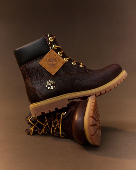 Careful, it's hot 😮‍💨  The Premium Espresso 6-inch Boot is featured in the  limited Leather Espresso capsule. Available now on timberland.com.  #Timbs #Timberland Timberland Euro Hiker, Chelsea Boots Men Outfit, Timberland (men), Boots Men Outfit, Timberland Boots Mens, Gallery Wallpaper, Mens Gear, Chelsea Boots Men, Streetwear Men