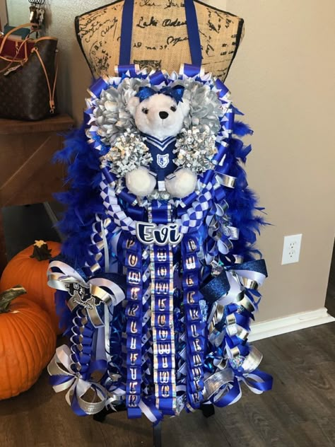 Royal Blue Mum Homecoming, 4 Flower Homecoming Mum, 3 Flower Homecoming Mums, Blue And Green Homecoming Mum, Blue And White Mums Homecoming, Cheer Mums, Western Horse Tack Turquoise, Mum Braids, Homecoming Mums Ideas