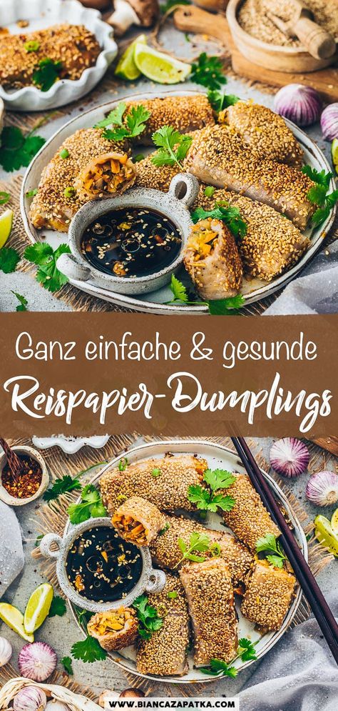 Knusprige Dumplings aus Reispapier (Schnelle Gyoza) Diese einfachen Rice Paper Dumplings schmecken wie japanische Gyoza, aber sind viel schneller zubereitet - Für dieses Rezept braucht man nur gedünstetes Gemüse in Reispapier wickeln, dann in Sesam tunken, knusprig braten und anschließend mit einer Dipping-Sauce servieren. Selbstgemacht, gesund, vegan und unglaublich lecker! Rice Paper Dumplings Vegan, Vegan Asian Food, Rice Paper Dumplings, Rice Paper Recipes, Vegan Dumplings, Vegan Asian Recipes, Vegan Asian, Asian Kitchen, Asian Inspired Recipes