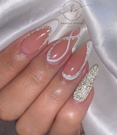 Oval Nails Designs, Elegant Touch Nails, Fancy Nails Designs, Nails Design With Rhinestones, Girly Acrylic Nails, Pretty Nail Art Designs, Acrylic Nails Coffin Short, Short Acrylic Nails Designs, Oval Nails