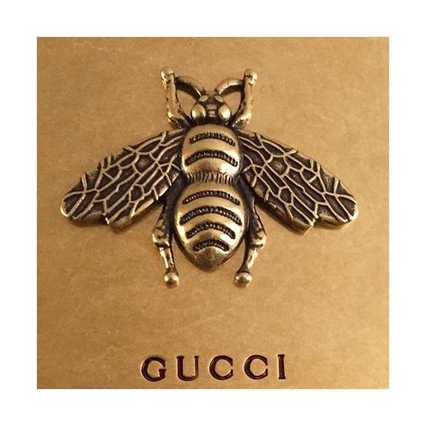 Check out this Gucci themed bee cake from @cakeoulas. Gucci a power player in luxury brands probably chose a bee as it symbolizes… Gucci Bee Brooch, Gucci Bee Logo, Gucci Bee Tattoo, Gucci Symbol, Luxury Tattoo, Iphone Wallpaper Bright, Logo Bee, Gucci Bee, Gucci Makeup