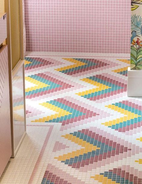 Multi Colour Bathroom Tiles - Pink, Yellow And Green Bathroom Tiles. Image Via Casadecor.es Gorgeous Bathroom Tile, Colourful Bathroom, Green Tile Bathroom, Rock My Style, Green Bathroom, Bathroom Colors, Floor Patterns, Pink And Yellow, On The Floor