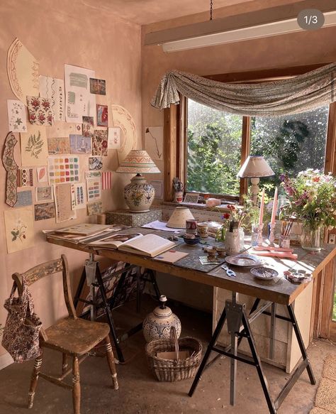 Tess Newall, Dream Art Room, Artist Desk, Home Art Studio, Studio Vibes, Art Studio Room, Studio Desk, Backyard Studio, Art Studio At Home