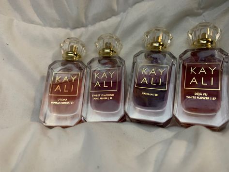 Kayali Deja Vu White Flower, Kayali Utopia Vanilla Coco, Kayali Fragrance, Scent Combinations, Body Smells, Pink Pepper, Deja Vu, Football Party, Perfume Collection