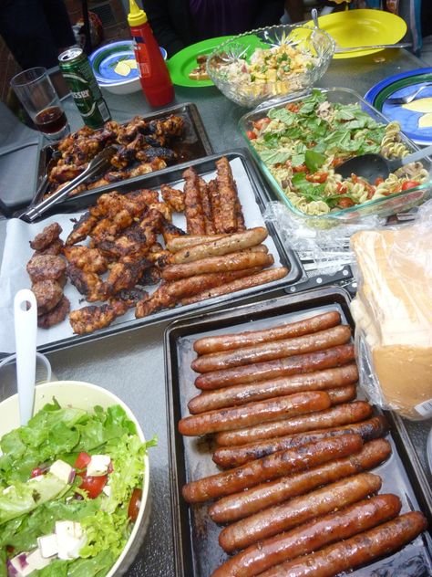 #Australiadayonboard.Aussie BBQ - USED MARCH 2014 Aussie Bbq Food, Aussie Bbq Ideas, Aussie Christmas Food, Barbecue Birthday Party Ideas, Beach Bbq Party, Australian Barbeque, Aussie Barbecue, Aussie Christmas Aesthetic, Barbecue Party Aesthetic