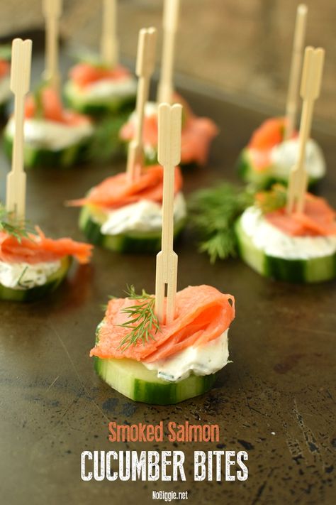 smoked salmon cucumber bites Bake Appetizers, No Bake Appetizers, Salmon Cucumber Bites, Cucumber Salmon, Smoked Salmon Cucumber, Salmon Smoked, Salmon Cucumber, Toothpick Appetizers, Cucumber Appetizers