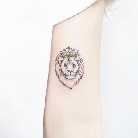 Leo Crown Tattoo, Minimal Lion Tattoo For Women, Small Lion Tattoo For Women, Simple Lion Tattoo, Leo Lion Tattoos, Small Lion Tattoo, Lioness Tattoo, Libra Tattoo, Birthday Tattoo