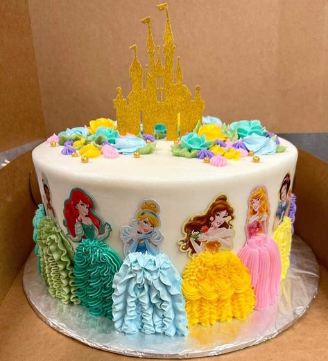 Princess Small Cake, Disney Princess Cake Buttercream, Princess 3rd Birthday Cake, Simple Disney Princess Cake, Birthday Cake 5th Girl, Disney Princess Birthday Cake Ideas, Disney Baby Princess Birthday Party, Disney Character Cake, Disney Princess Sheet Cake