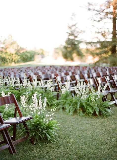 Fabulous ferns as wedding aisle décor. Source: stylemepretty.com #ferns #aisledecor Fern Wedding Decor, Diy Wedding Aisle Runner, Redwood Forest Wedding, Forest Wedding Venue, Fern Wedding, Wedding Isles, Aisle Runner Wedding, Wedding Aisle Decorations, Theme Color