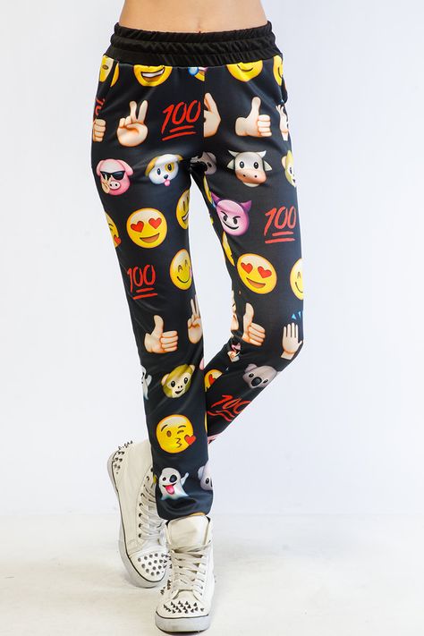 Emoji Clothes, Fun Emoji, Emoji Birthday Party, Printed Socks, Emoji Love, The Emoji, Cute Emoji, Dresses Trendy, Teen Clothing