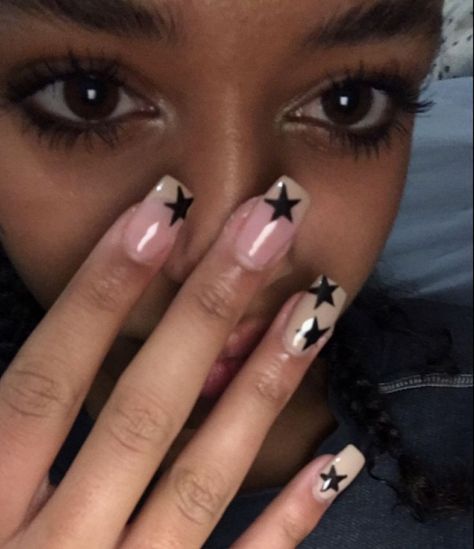 Gel X Nails Stars, Star Nails Acrylic Short, Y2k Nails Acrylic Simple, Star Nails Y2k Black And White, Star Acrilyc Nails, Clear Nails With Black Stars, Nails With Stars Design Y2k, Star Nails Acrylic Y2k Almond, Black Acrylic Nails Stars