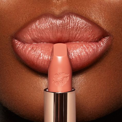 Peachy Nude Lipstick, Charlotte Tilbury Hot Lips, Tilbury Makeup, Charlotte Tilbury Lipstick, Hot Lipstick, Coral Lipstick, Charlotte Tilbury Makeup, Image Consulting, Red Carpet Beauty