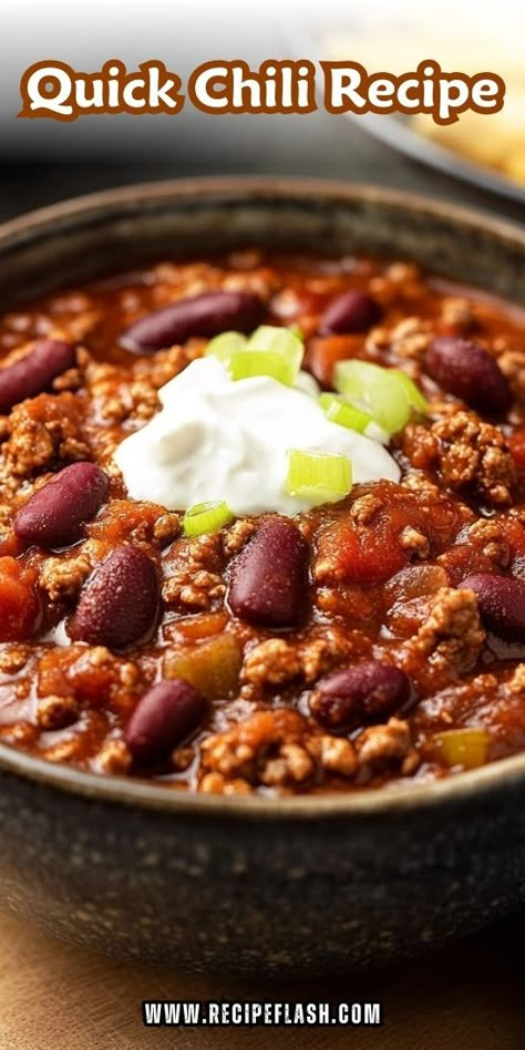 Want a comforting dish that warms you up? This Quick And Easy Chili Recipe is not only satisfying but also simple to make! With minimal ingredients and maximum flavor, it’s ideal for meal prep. Don’t forget to save it for your next cozy night in! Simple Homemade Chili, Chilli Easy Recipe, Home Made Chili Recipe Easy, Basic Chilli Recipes, Easy Chile Recipes, Quick And Easy Chilli Recipe, Simple Chili Recipe Stovetop, Easy Stove Top Chili, Chilli Recipe Dutch Oven