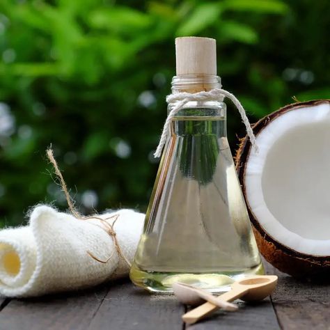 Coconut Oil For Curly Hair, Butter Replacement, Oil For Curly Hair, Best Cooking Oil, Best Coconut Oil, Coconut Oil Recipes, Oil Light, Benefits Of Coconut Oil, Well Balanced Diet