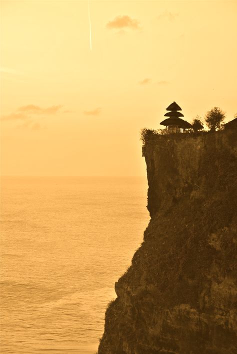 Uluwatu Temple,Bali-Indonesia Bali Temple, Paradise Places, Temple Bali, Travelling Ideas, Uluwatu Temple, Bali Resort, Bali Lombok, Ring Ideas, Lombok