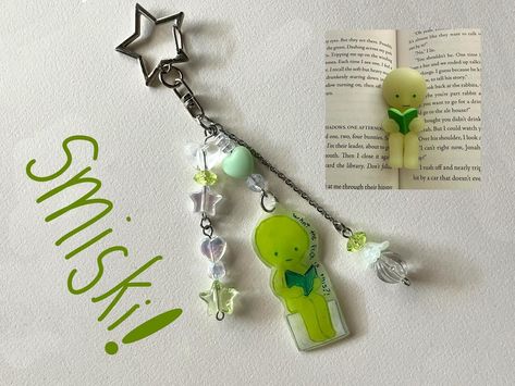 smiski keychains 🍀🌱 available on my Etsy • • • Cute keychains that’s perfect for smiski lovers #smiski #green #keychain #smallbusiness #cute #handmade #kawaii Green Aesthetic Y2k, Cute Green Aesthetic, Green Keychain, Aesthetic Keychain, Hangout Ideas, Cute Keychains, Keychain Cute, Beaded Bag, Aesthetic Y2k