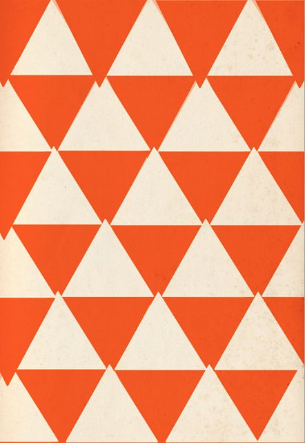 orange and white triangles pattern Coral Design, Art Appliqué, Triangle Pattern, Mid Century Art, Pretty Patterns, Wallpaper Ideas, Textile Patterns, Orange White, Art Techniques