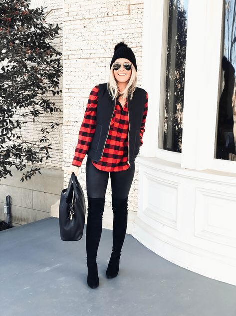 Red And Black Plaid Shirt Outfit, Buffalo Plaid Shirt Outfit, Red Flannel Shirt Outfit, Red Plaid Shirt Outfit, Red Flannel Outfit, Plaid Flannel Outfit, Checked Shirt Outfit, Buffalo Plaid Outfit, Flannel Shirt Outfit