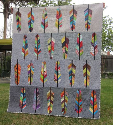 chirp: First Finish - Feathers! Feather Bed quilt Pattern by Anna Maria Horner Bed Quilt Patterns, Arrow Quilt, Native American Quilt, Bird Quilts, Feather Quilt, Arrow Feather, Arts And Crafts For Teens, Feather Bed, String Quilts