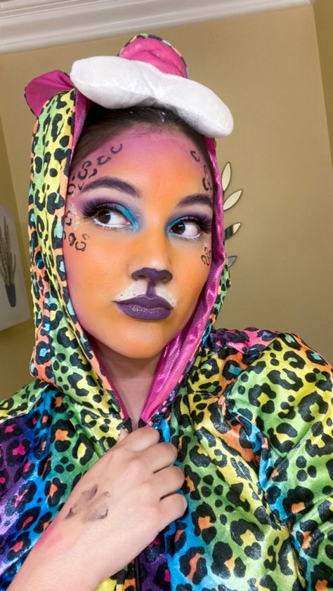 Lisa Frank Costume Halloween, Lisa Frank Halloween Costume, Lisa Frank Face Paint, Lisa Frank Costume, Lisa Frank Makeup, Leopard Makeup Halloween, Leopard Makeup, Last Minute Halloween Costumes, Lisa Frank