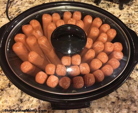 Hot Dog Recipes, Party Hacks, Summer Barbecue, Tasting Table, Egg Carton, Dog Recipes, Outdoor Party, How To Cook, Summer Party