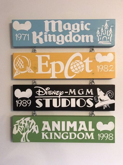 Disney Dorm, Disney Playroom, Disneyland Sign, Disney Themed Rooms, Disney Room, Disney Diy Crafts, Disney Bedrooms, Disney Room Decor, Disney Sign