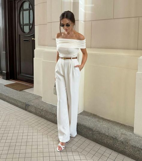 White Off The Shoulder Top Outfit, Off The Shoulder Top Outfit, Wineries Outfit, Elegant Outfit Classy, Uni Outfits, Casual Day Outfits, Stylish Work Outfits, Causual Outfits, Casual Chic Outfit