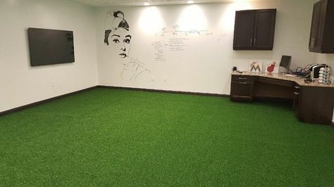 Physiotherapy Room, Fun Room, Modern Apartment Decor, Training Room, Church Nursery, Astro Turf, Advertising Agency, Event Center, Modern Apartment