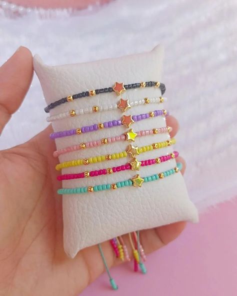 Handmade Jewelry Diy Bracelets, Crochet Store, Bracelets Handmade Diy, Beading Jewelery, Beaded Necklace Diy, Diy Bracelets Patterns, Diy Bracelet Designs, Jewelry Diy Bracelets, Easy Diy Jewelry