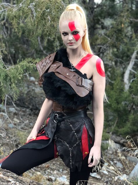 Zienna Sonne in our God of War Kratos costume. Female Kratos, Gow 4, Zienna Sonne, Top Cosplay, Community Wall, Wall Photos, Game Character, Cosplay Costumes, Social Network