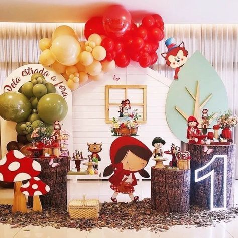 Red Riding Hood Birthday Party idea on Pinterest 🐝✨ https://pin.it/2Uxym63el #redridinghoodbirthday #redridinghoodtheme #redridinghoodparty #littleredridinghoodparty #redridinghooddress Red Riding Hood Birthday Party, Red Riding Hood Birthday, Red Riding Hood Party, Birthday Party At Park, Birthday Party Idea, Boys 1st Birthday Party Ideas, Disney Theme Party, Birthday Party Decorations Diy, Balloon Flowers