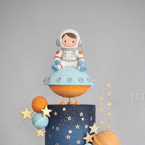 Space Astronaut Birthday Cake, Space Theme Cake Kids, Rocket Fondant, Astraunot Cake Design, Astronaut Fondant Topper, Rocket Cake, Space Cake, Boys 1st Birthday Cake, Space Theme Party